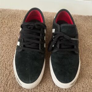 Big Boys Adidas Skateboarding Seeley Skate Shoes - Size 6
